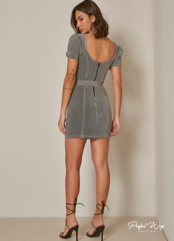 Vestido Justo com Cinto Vestido Justo com Cinto