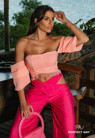 Cropped com bordado manual rosa - Garotabrasilstore Cropped com bordado manual rosa - Garotabrasilstore