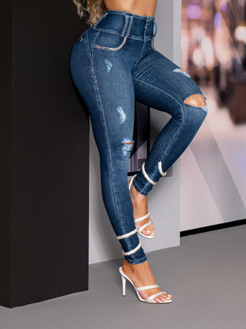 Ultra Shaping Pants With Manual Embroidery in Stones Ultra Shaping Pants With Manual Embroidery in Stones