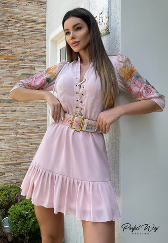 Vestido Corto Con Estampado Floral Y Cinturón Vestido Corto Con Estampado Floral Y Cinturón