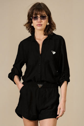Camisa Lucy Crepe Leve com Bolsos e Martingale