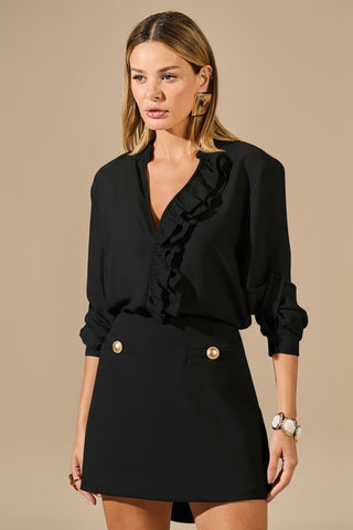 Blusa Evandra em Crepe com Babados Frontais e Decote V