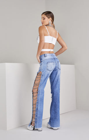 Calça Aurora Jeans com Correntes e Aplicações em Brilho