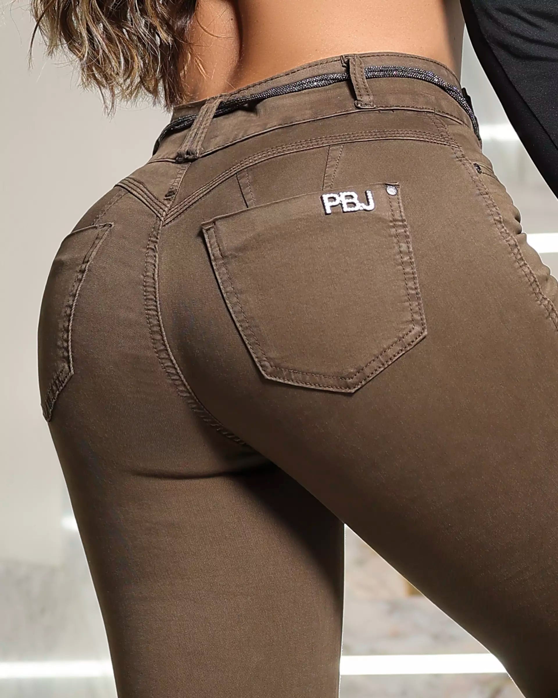 Calça Skinny Cintura Alta Pit Bull Jeans com Cinto de Strass