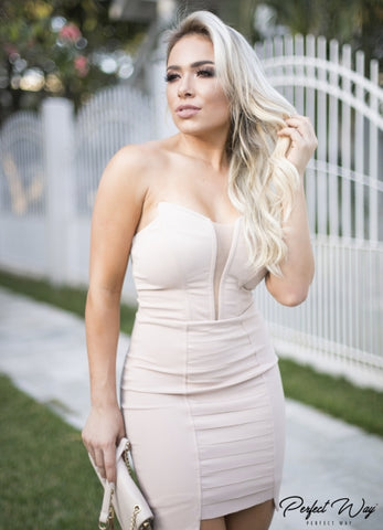 Detalhes do vestido curto nude tomara que caia Perfect Way