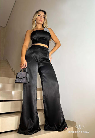 Conjunto Cropped e Pantalona com Bordado Preto - Garotabrasilstore